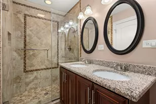 212 E Lakeside Dr, Vernon Hills, IL 60061 - Photo 21