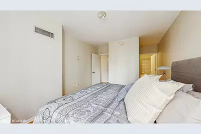 630 N State Street #2403, Chicago, IL 60654 - Photo 13