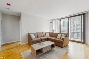 630 N State St, Chicago, IL 60654 - Photo 7