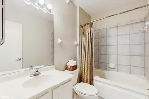 630 N State St, Chicago, IL 60654 - Photo 15