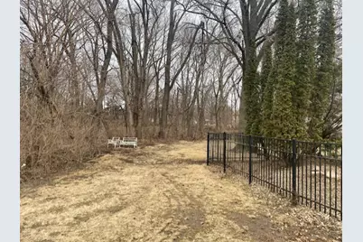 2560 E 259th Road, Peru, IL 61354 - Photo 9