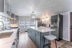 106 8th Ave, Bartlett, IL 60103 - Photo 3