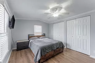 106 8th Ave, Bartlett, IL 60103 - Photo 13