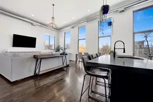 2411 W Walton St, Chicago, IL 60622 - Photo 9