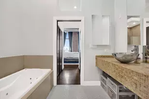 2411 W Walton St, Chicago, IL 60622 - Photo 19