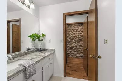 5827 Coachman Court, Rockford, IL 61107 - Photo 43