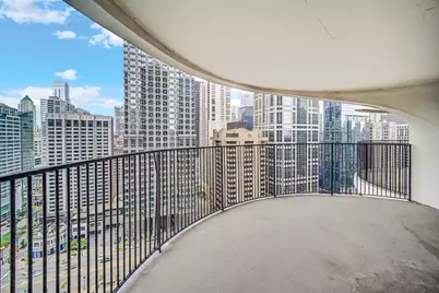 300 N State Street #2510, Chicago, IL 60654 - Photo 19