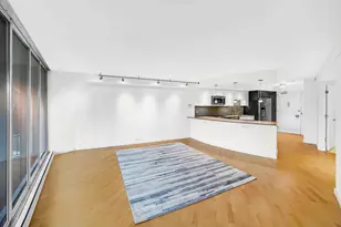 300 N State St, Chicago, IL 60654 - Photo 7