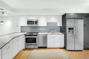 300 N State St, Chicago, IL 60654 - Photo 3