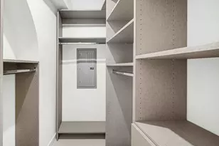 300 N State St, Chicago, IL 60654 - Photo 15