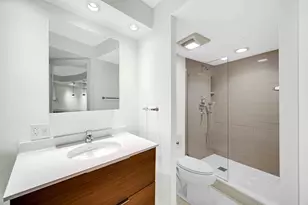 300 N State St, Chicago, IL 60654 - Photo 13