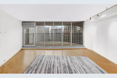 300 N State Street #2510, Chicago, IL 60654 - Photo 9
