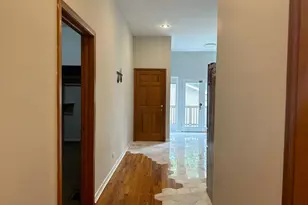 923 W Fletcher St, Chicago, IL 60657 - Photo 13