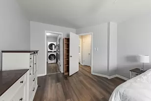 215 S Hale St, Addison, IL 60101 - Photo 13