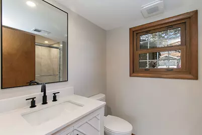 657 Lomond Drive, Mundelein, IL 60060 - Photo 23