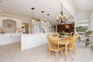 29 Cloverhill Cir, Bloomington, IL 61705 - Photo 27