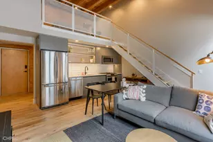 729 N Sangamon St, Chicago, IL 60642 - Photo 3