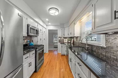 490 Carleton Avenue, Glen Ellyn, IL 60137 - Photo 11