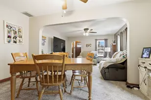 126 W Lowell Ave, Pontiac, IL 61764 - Photo 5