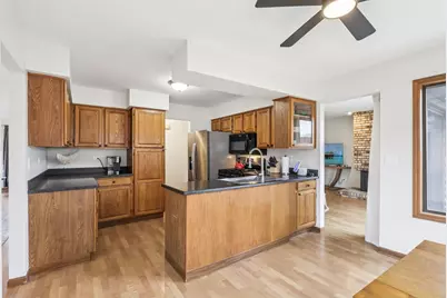 43 Creekside Circle, Elgin, IL 60123 - Photo 5