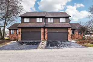 43 Creekside Cir, Elgin, IL 60123 - Photo 1