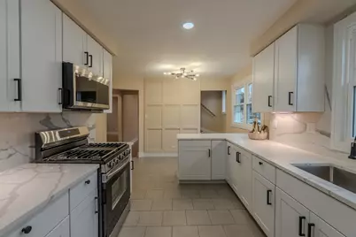 6015 Crain Street, Morton Grove, IL 60053 - Photo 9