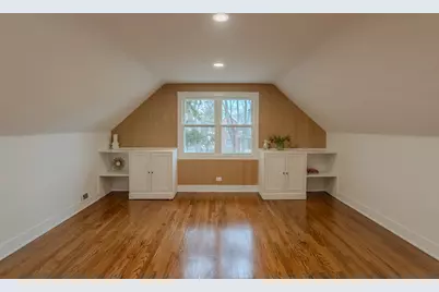 6015 Crain Street, Morton Grove, IL 60053 - Photo 15