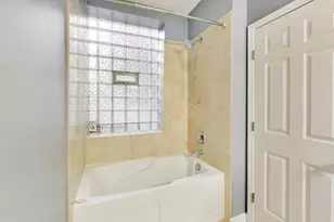 1636 W Melrose St, Chicago, IL 60657 - Photo 19