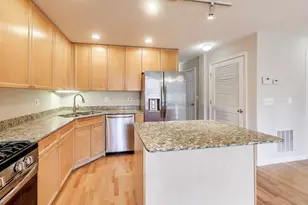 1636 W Melrose St, Chicago, IL 60657 - Photo 9