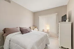 1180 Delta Dr, Elgin, IL 60123 - Photo 17