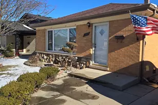 9621 S Kostner Ave, Oak Lawn, IL 60453 - Photo 3