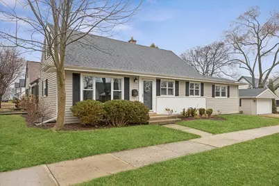 927 N Haddow Avenue, Arlington Heights, IL 60004 - Photo 1