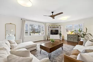 927 N Haddow Ave, Arlington Heights, IL 60004 - Photo 9