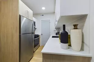 2437 W Walton St, Chicago, IL 60622 - Photo 7