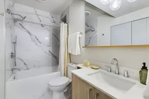 2437 W Walton St, Chicago, IL 60622 - Photo 9