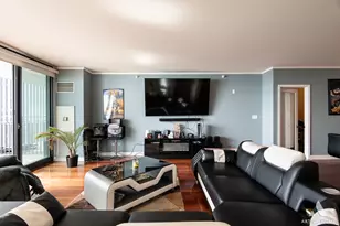 225 N Columbus Dr, Chicago, IL 60601 - Photo 9