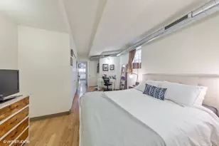 613 W Surf St, Chicago, IL 60657 - Photo 9