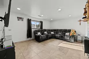 7624 Lockwood Ave, Burbank, IL 60459 - Photo 15