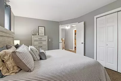 1811 Longmeadow Drive, Lindenhurst, IL 60046 - Photo 21