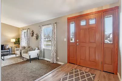 1811 Longmeadow Drive, Lindenhurst, IL 60046 - Photo 5