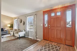 1811 Longmeadow Dr, Lindenhurst, IL 60046 - Photo 5