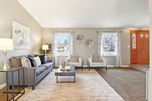 1811 Longmeadow Dr, Lindenhurst, IL 60046 - Photo 7