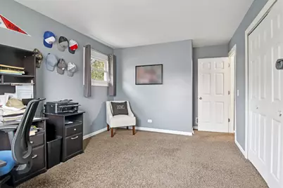 1811 Longmeadow Drive, Lindenhurst, IL 60046 - Photo 23