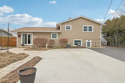 1811 Longmeadow Drive, Lindenhurst, IL 60046 - Photo 37