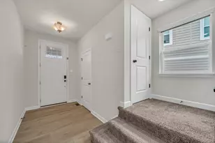 25 Commons Cir, Hawthorn Woods, IL 60047 - Photo 3