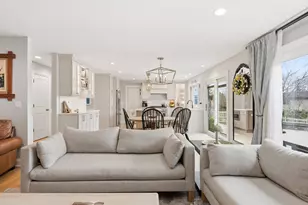 657 W Revere Ln, Palatine, IL 60067 - Photo 9