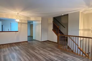 34 S Macgillis Dr, Round Lake, IL 60073 - Photo 3