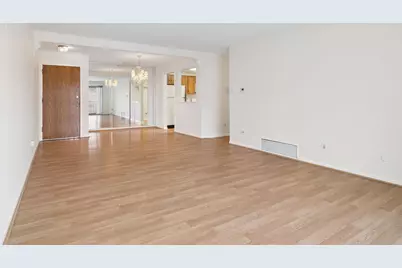 7510 Farmingdale Drive #407, Darien, IL 60561 - Photo 7