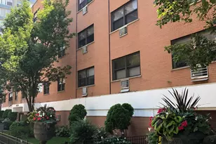 1025 W Hollywood Ave, Chicago, IL 60660 - Photo 1