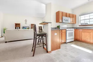 514 Clayton Cir, Sycamore, IL 60178 - Photo 7